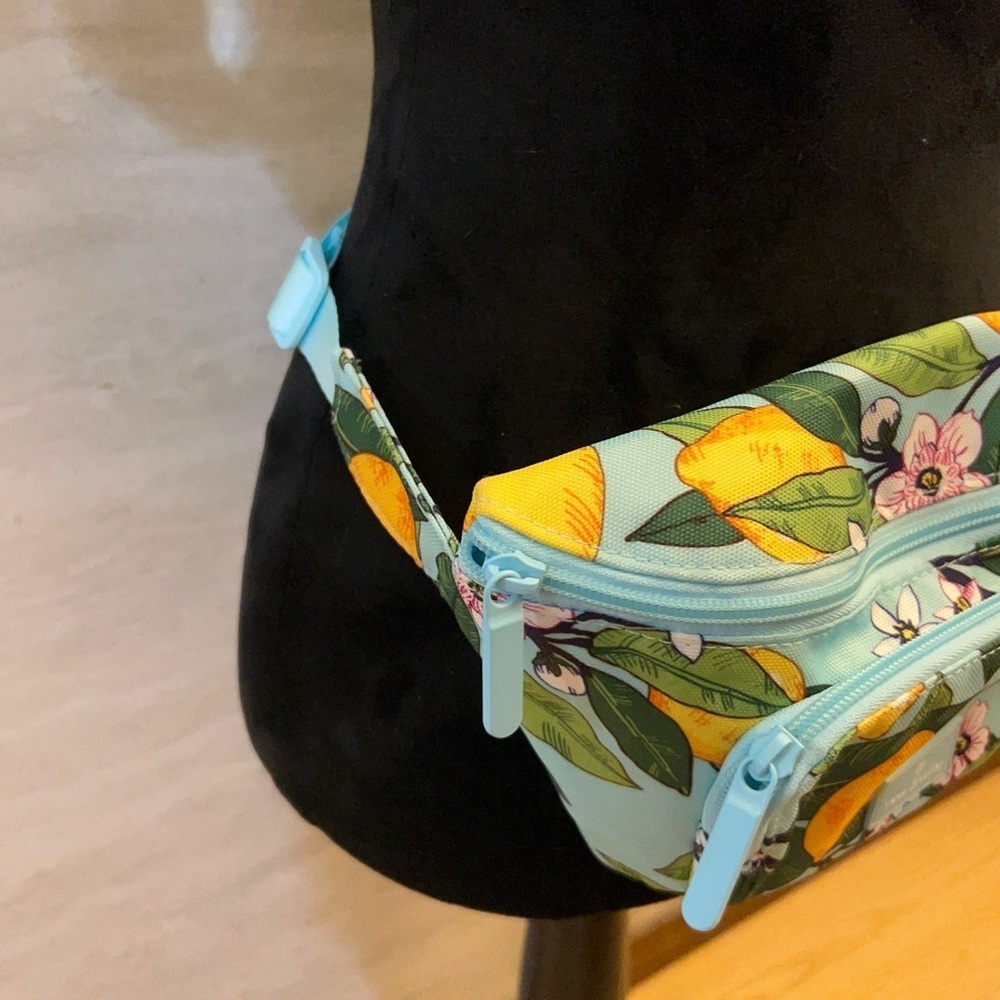 Vera Bradley Retired “Lemon Grove” Lighten Up RFID Belt Bag - Picture 5 of 12